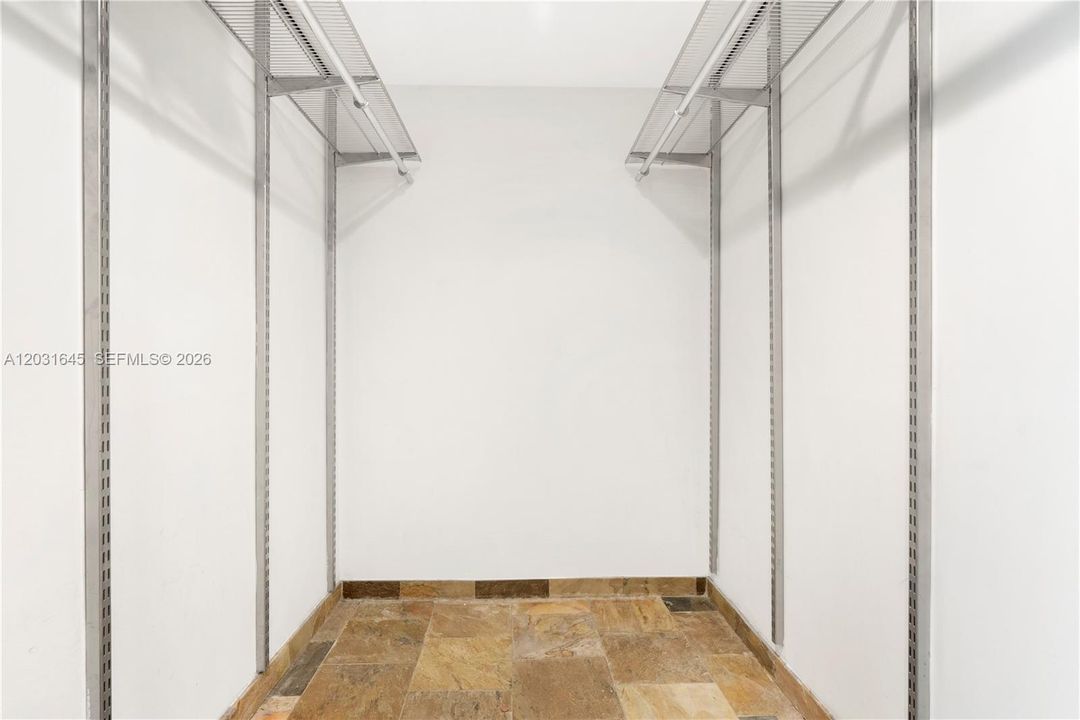 For Rent: $2,775 (1 beds, 1 baths, 706 Square Feet)