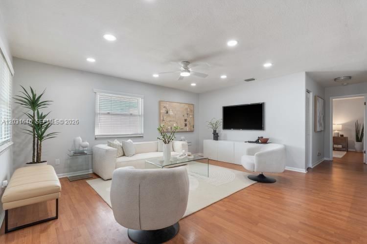 For Sale: $515,000 (3 beds, 2 baths, 1310 Square Feet)