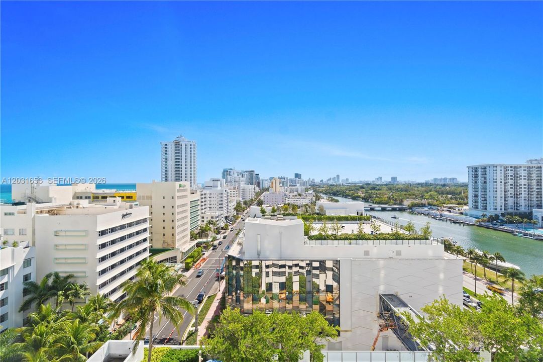 For Sale: $1,389,000 (1 beds, 2 baths, 1002 Square Feet)