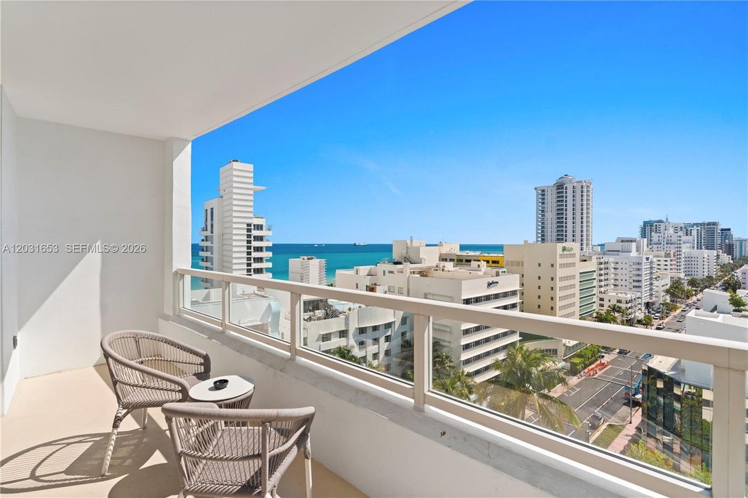 For Sale: $1,389,000 (1 beds, 2 baths, 1002 Square Feet)