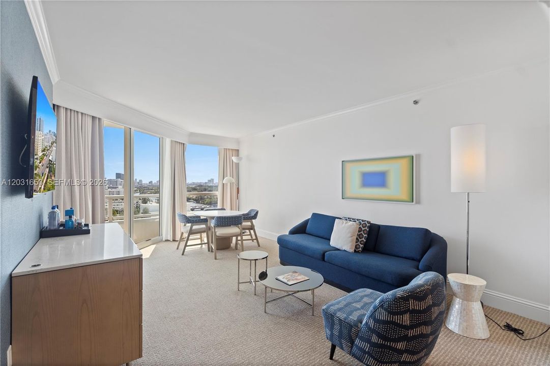 For Sale: $1,389,000 (1 beds, 2 baths, 1002 Square Feet)