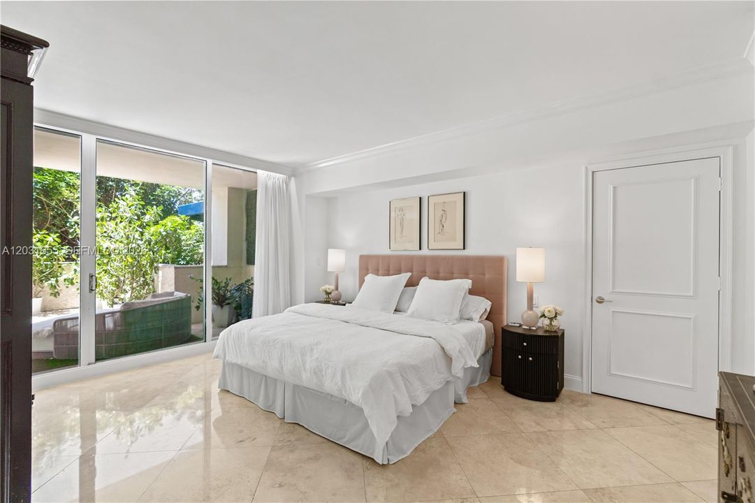 For Sale: $1,729,000 (2 beds, 2 baths, 1560 Square Feet)