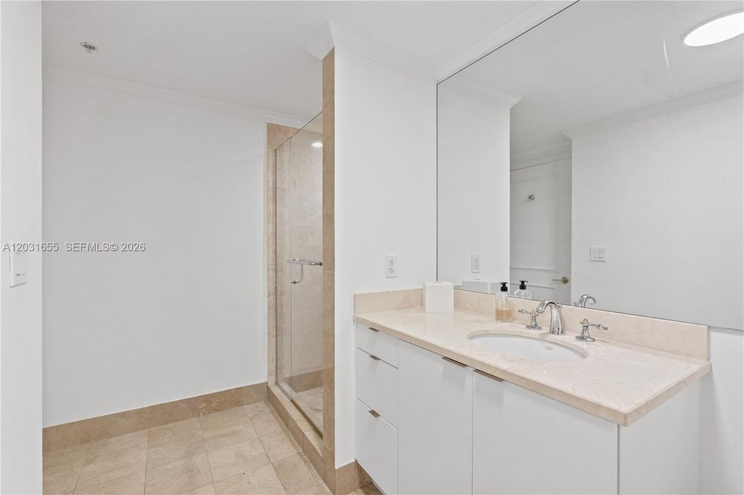 For Sale: $1,729,000 (2 beds, 2 baths, 1560 Square Feet)