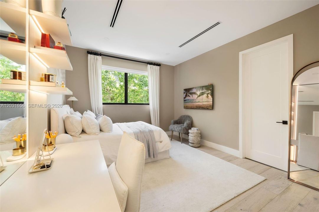 For Sale: $8,750,000 (6 beds, 5 baths, 4823 Square Feet)