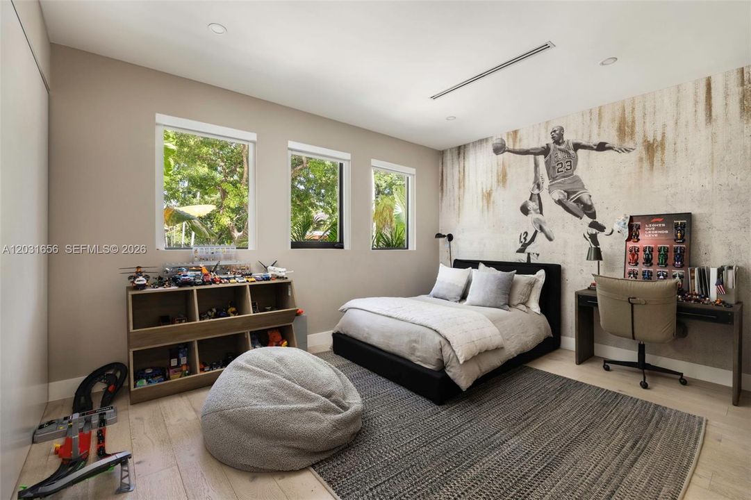 For Sale: $8,750,000 (6 beds, 5 baths, 4823 Square Feet)