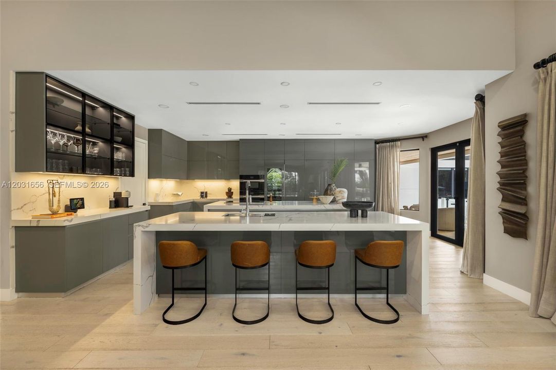 For Sale: $8,750,000 (6 beds, 5 baths, 4823 Square Feet)