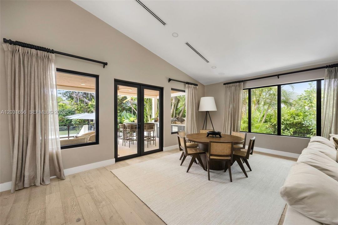 For Sale: $8,750,000 (6 beds, 5 baths, 4823 Square Feet)