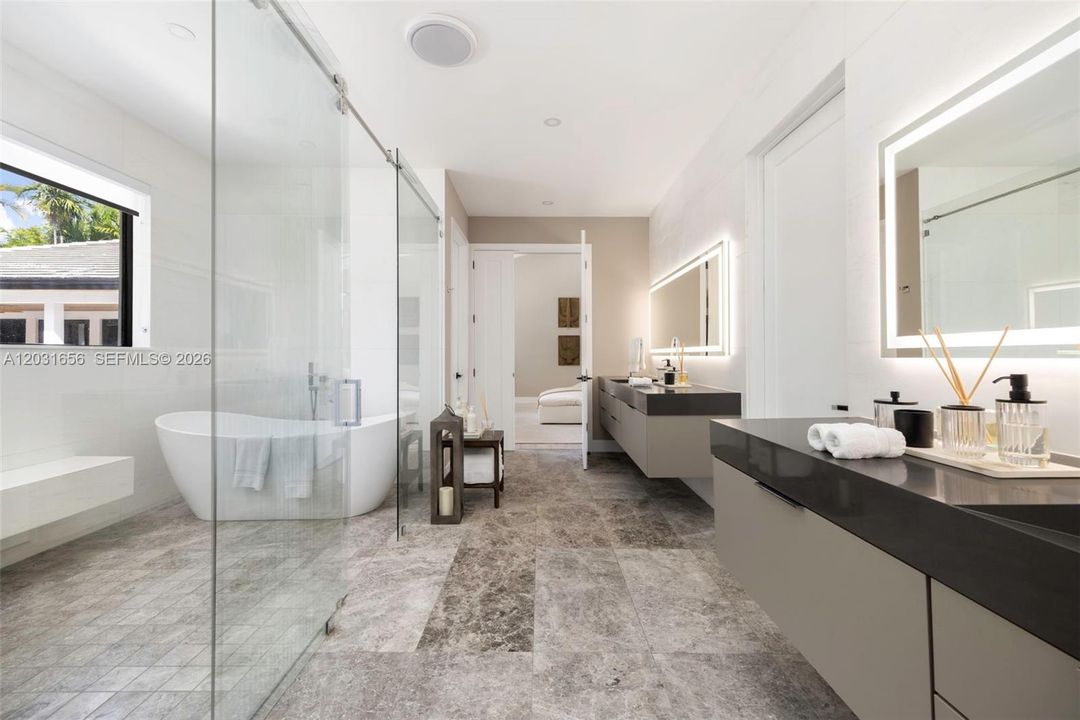 For Sale: $8,750,000 (6 beds, 5 baths, 4823 Square Feet)