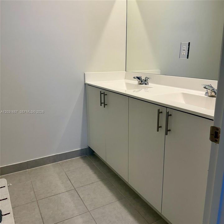 В аренду: $3,500 (4 спален, 2 ванн, 1820 Квадратных фут)
