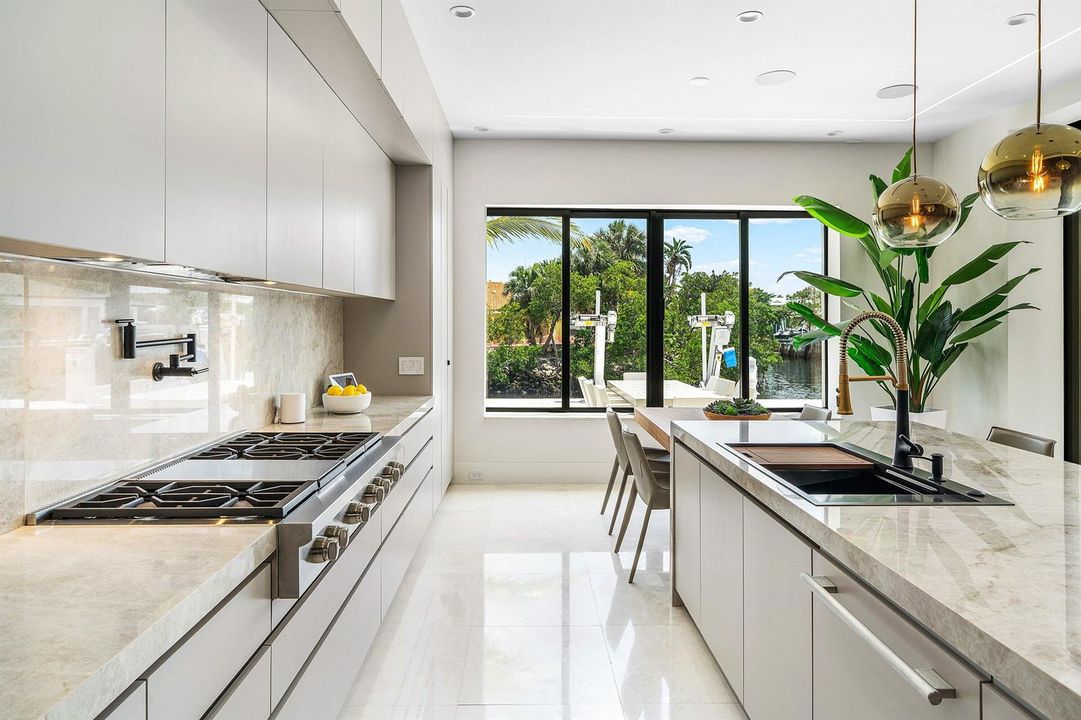 008-798HavanaDrive-BocaRaton-FL-33487-SM