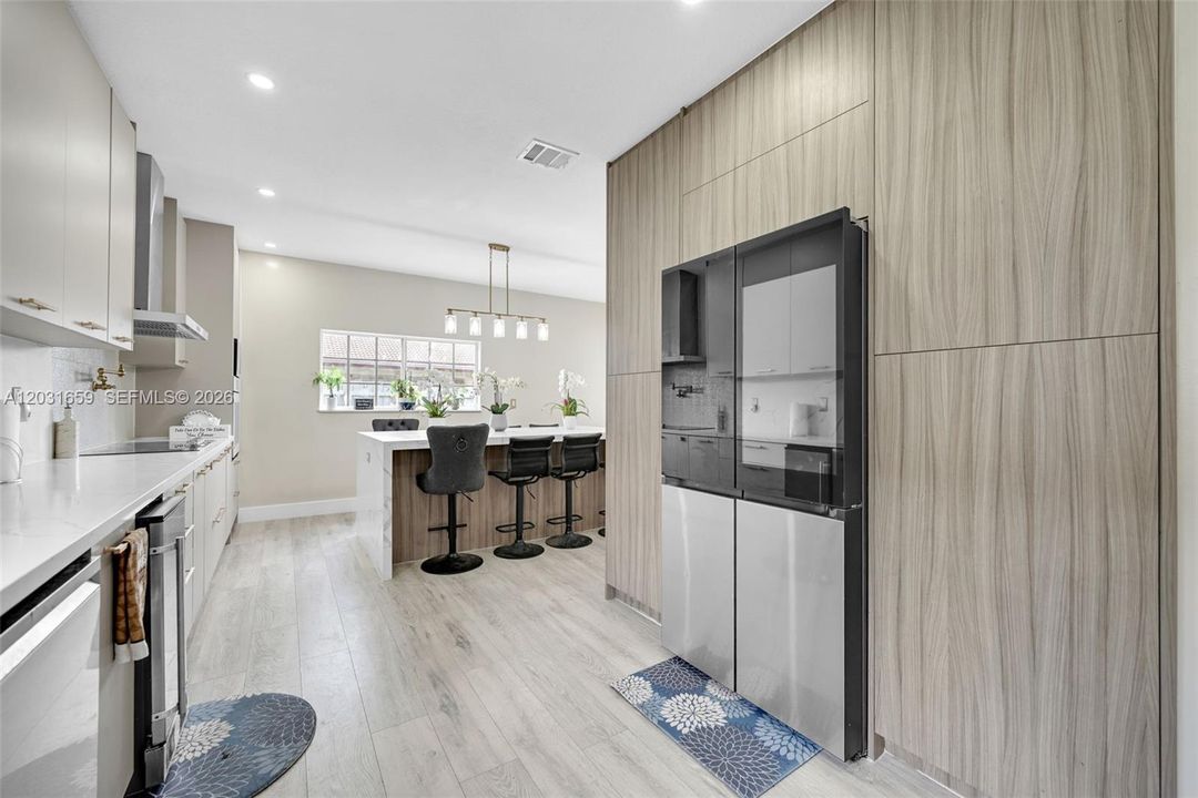 En Venta: $790,000 (4 camas, 3 baños, 2647 Pies cuadrados)