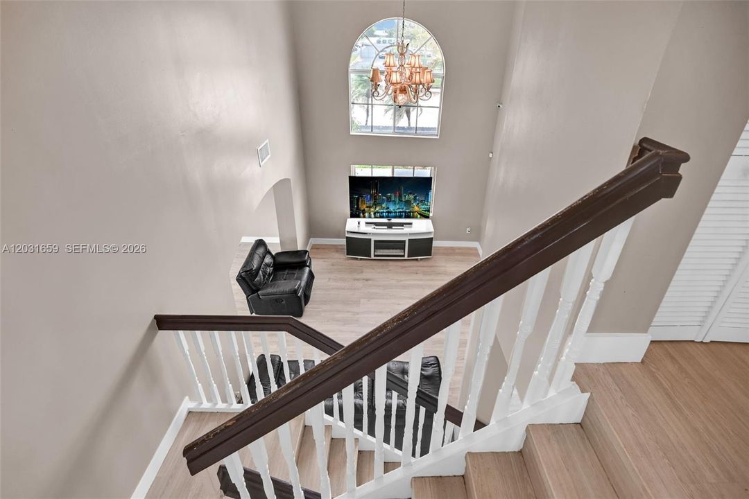 En Venta: $790,000 (4 camas, 3 baños, 2647 Pies cuadrados)