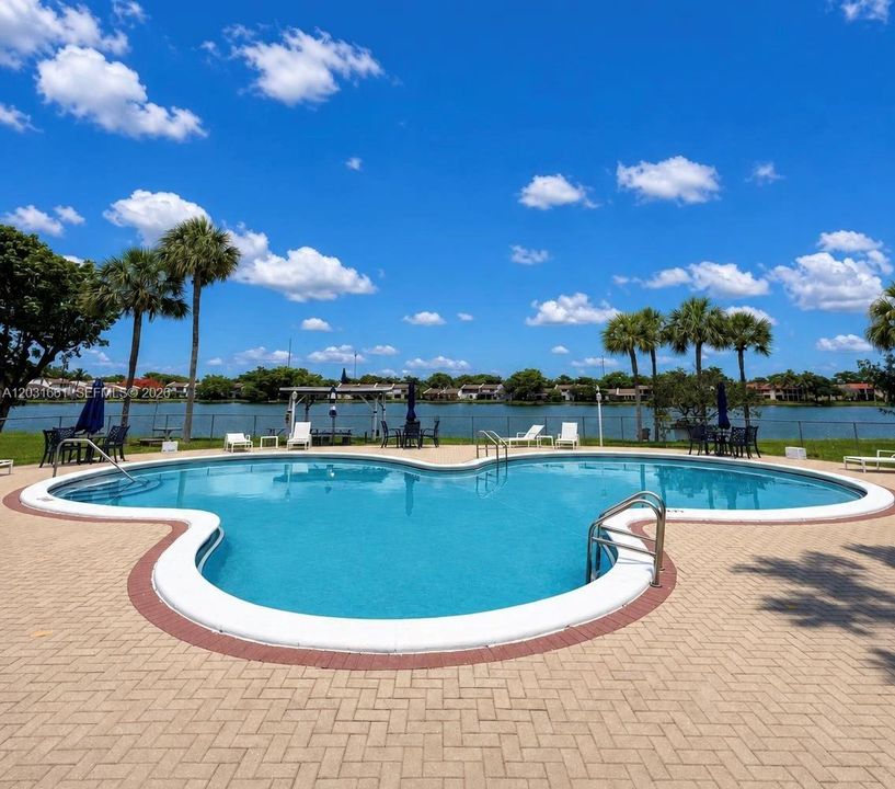 For Sale: $229,000 (2 beds, 2 baths, 1253 Square Feet)