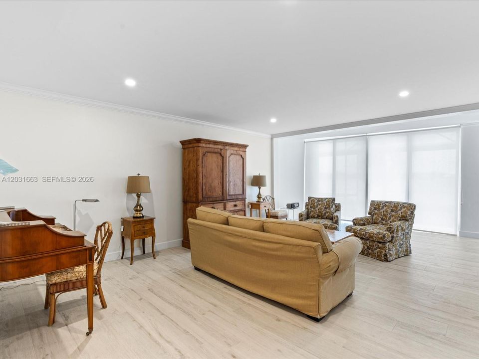 For Sale: $1,500,000 (2 beds, 2 baths, 1168 Square Feet)