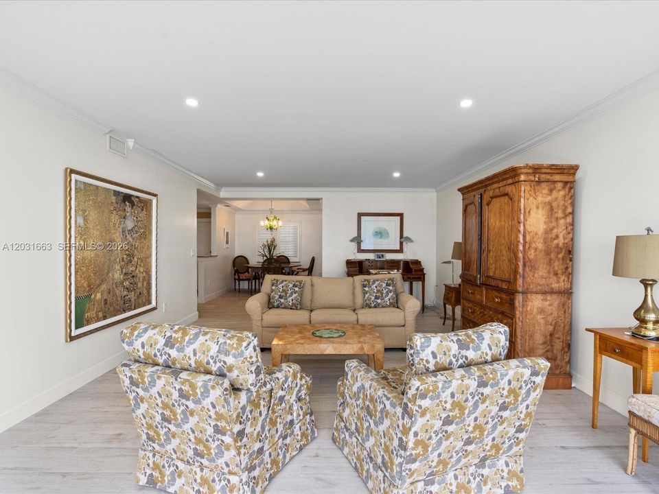 For Sale: $1,500,000 (2 beds, 2 baths, 1168 Square Feet)