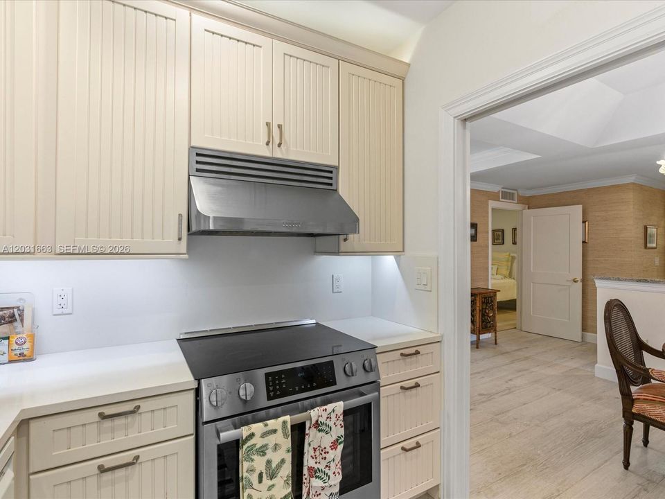 For Sale: $1,500,000 (2 beds, 2 baths, 1168 Square Feet)