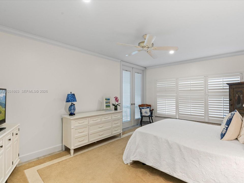 For Sale: $1,500,000 (2 beds, 2 baths, 1168 Square Feet)