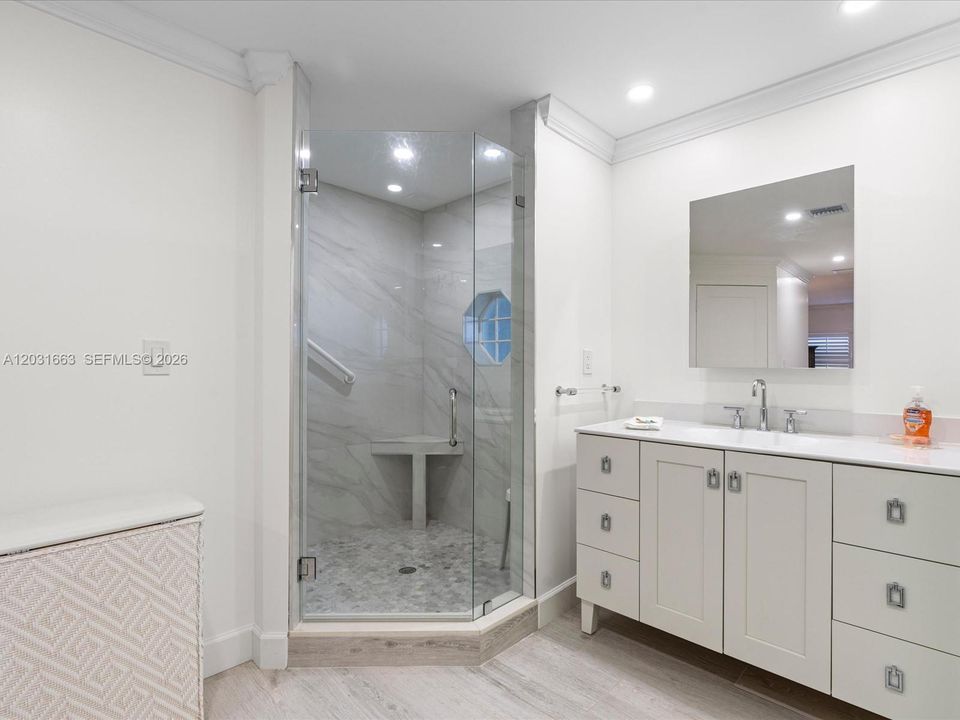 For Sale: $1,500,000 (2 beds, 2 baths, 1168 Square Feet)