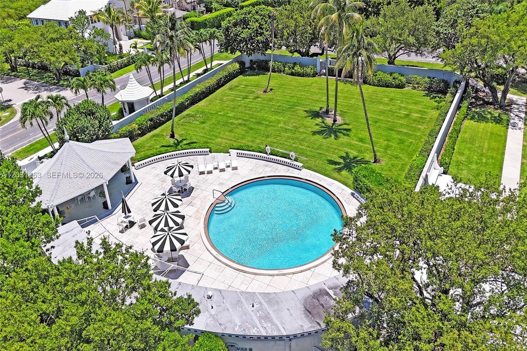 For Sale: $1,500,000 (2 beds, 2 baths, 1168 Square Feet)