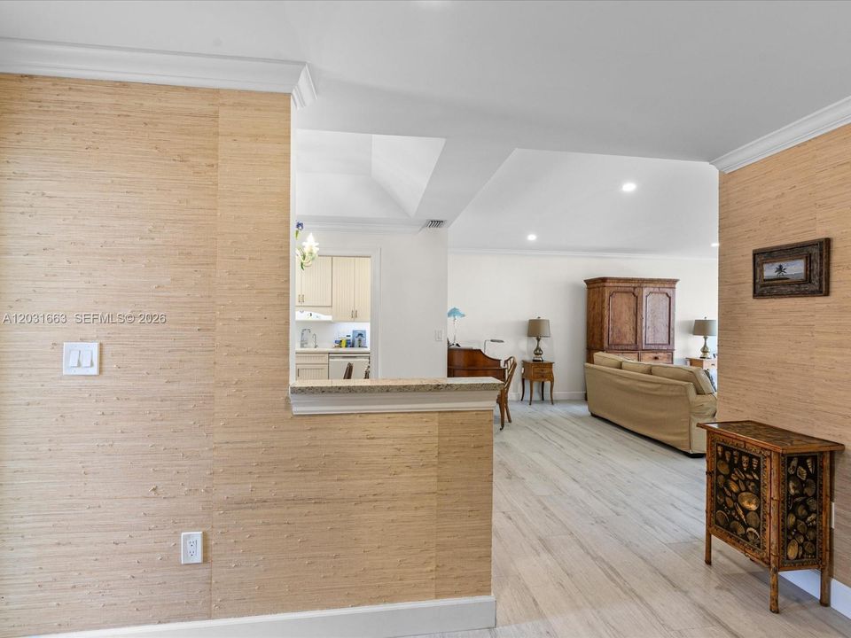 For Sale: $1,500,000 (2 beds, 2 baths, 1168 Square Feet)