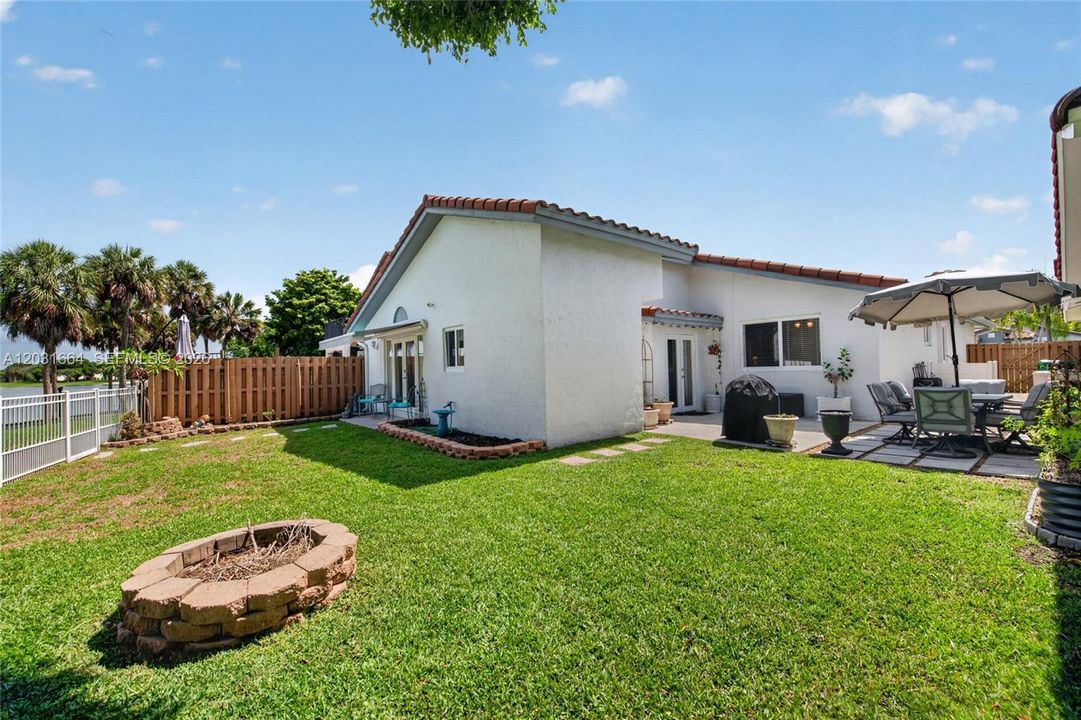 For Sale: $625,000 (3 beds, 2 baths, 1737 Square Feet)