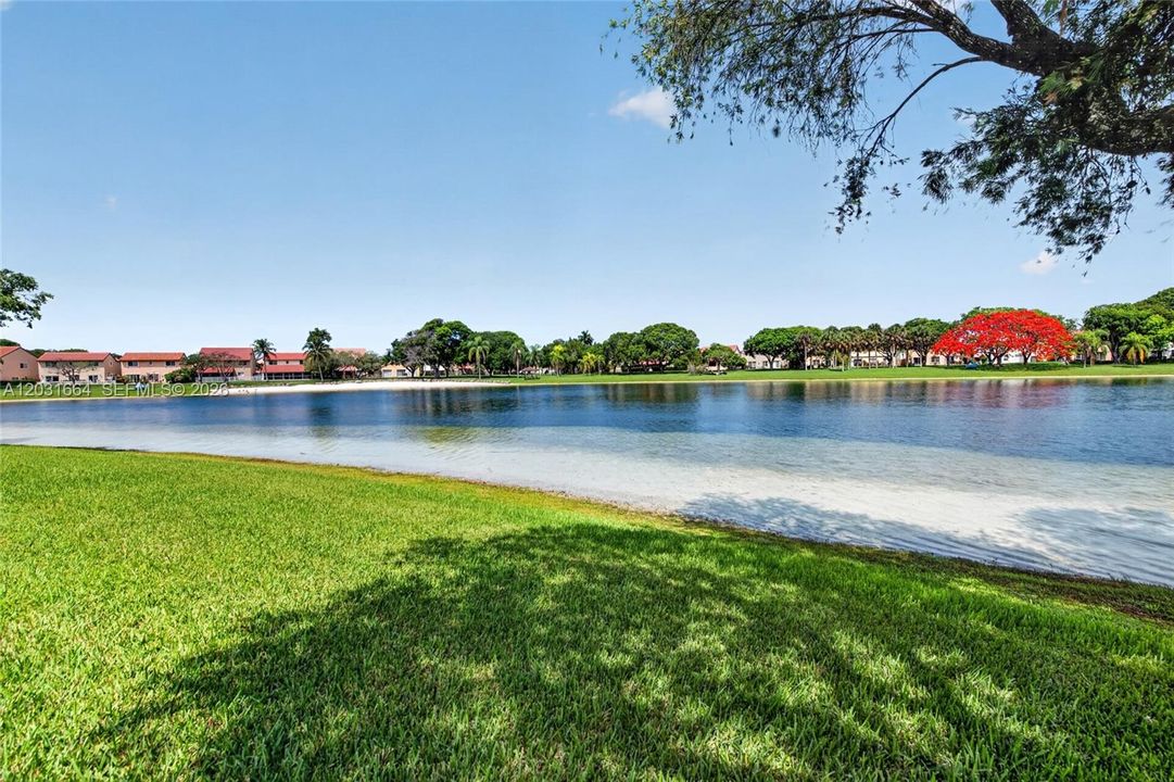 For Sale: $625,000 (3 beds, 2 baths, 1737 Square Feet)