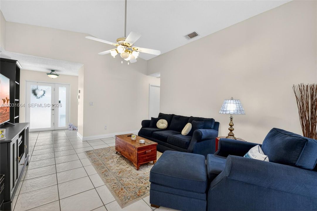 For Sale: $625,000 (3 beds, 2 baths, 1737 Square Feet)