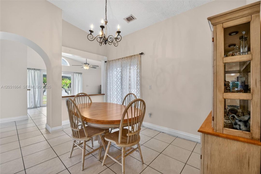 For Sale: $625,000 (3 beds, 2 baths, 1737 Square Feet)