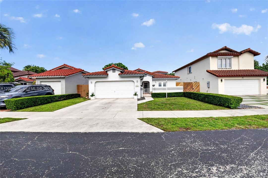 For Sale: $625,000 (3 beds, 2 baths, 1737 Square Feet)