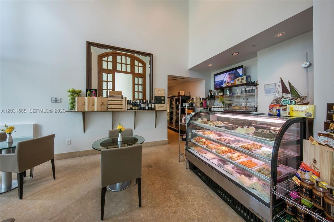 Santa Maria Bistro adjacent to Lobby area
