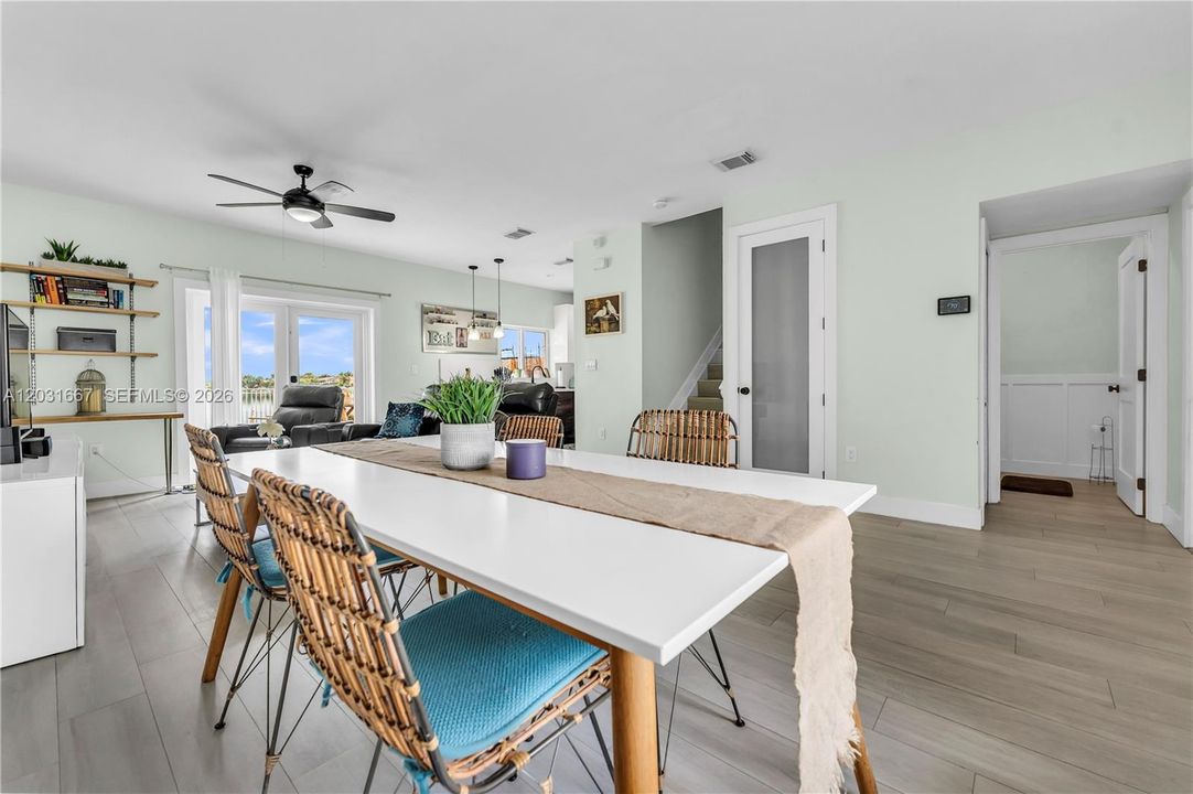 For Sale: $565,000 (3 beds, 2 baths, 1547 Square Feet)
