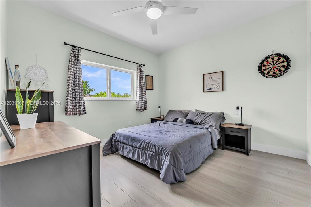 For Sale: $565,000 (3 beds, 2 baths, 1547 Square Feet)