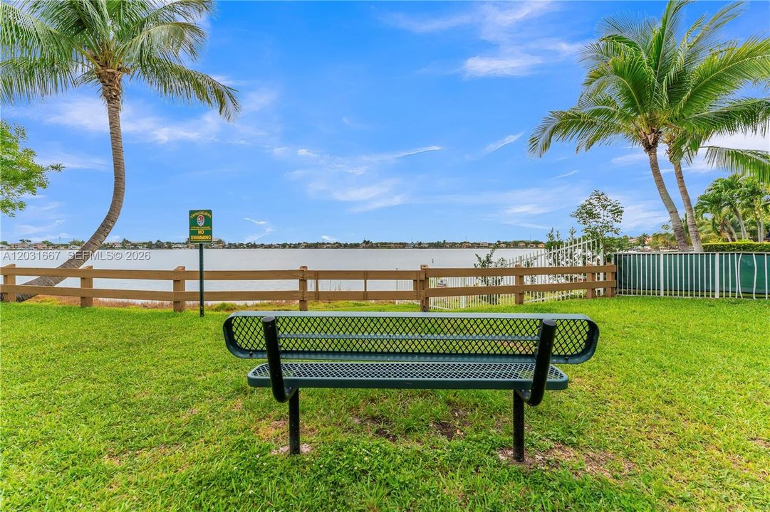 For Sale: $565,000 (3 beds, 2 baths, 1547 Square Feet)