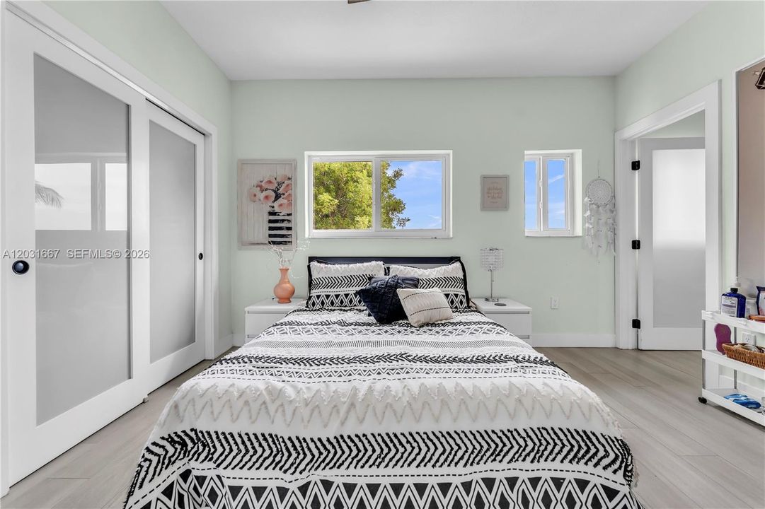 For Sale: $565,000 (3 beds, 2 baths, 1547 Square Feet)