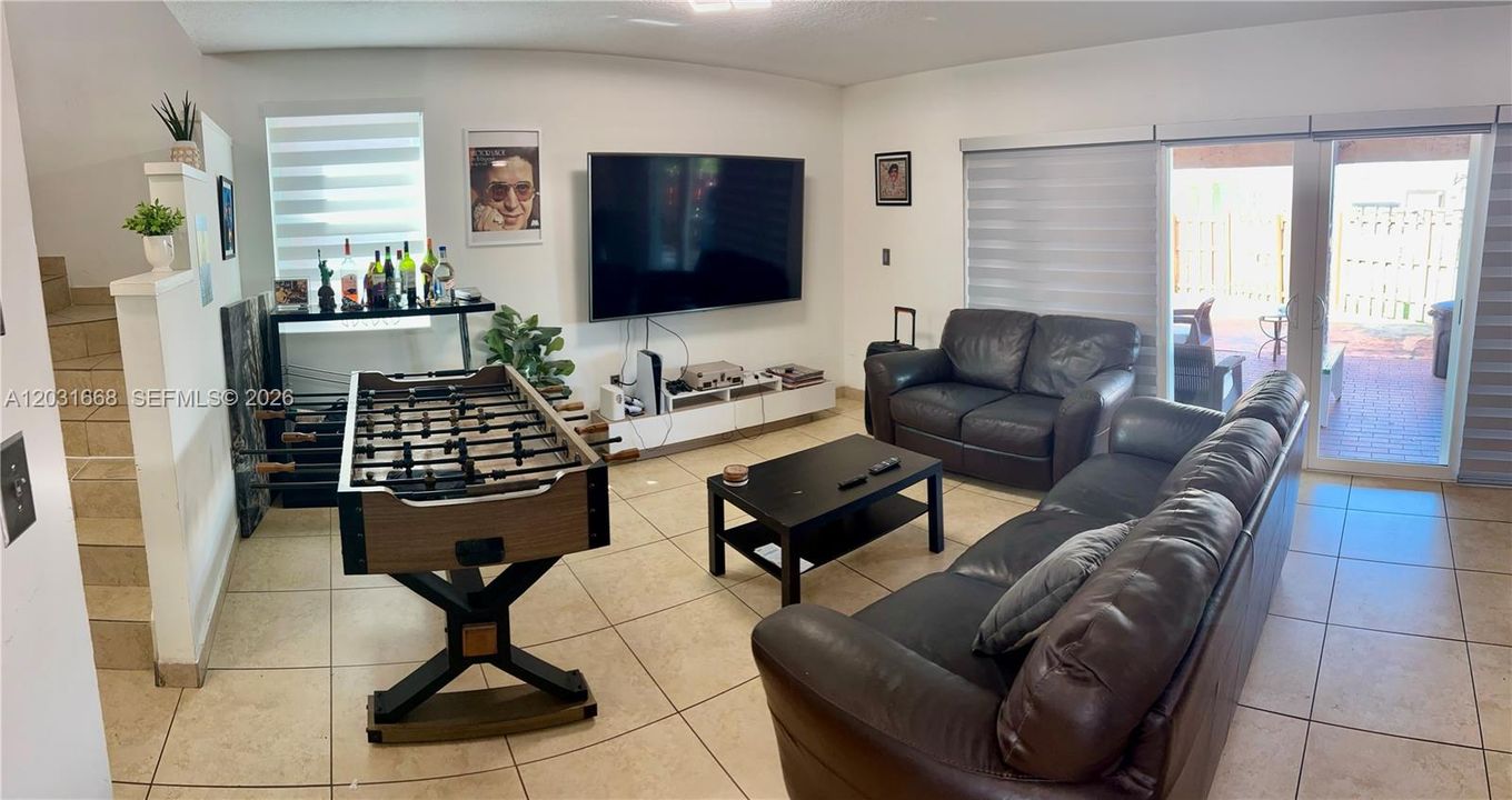 For Sale: $560,000 (4 beds, 2 baths, 1702 Square Feet)