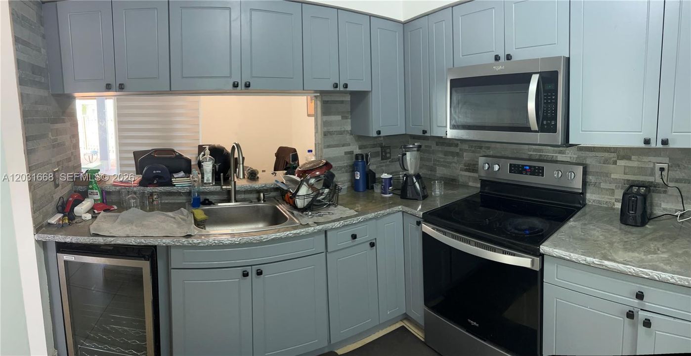 For Sale: $560,000 (4 beds, 2 baths, 1702 Square Feet)