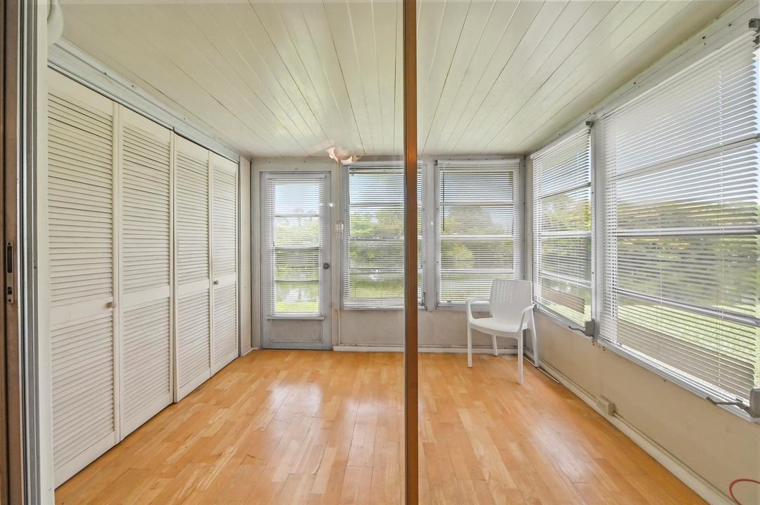 23 Sunroom 01