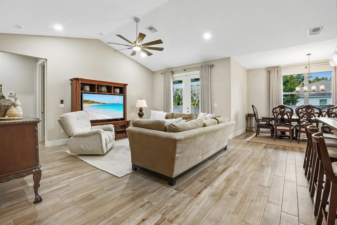 07 Living room 01