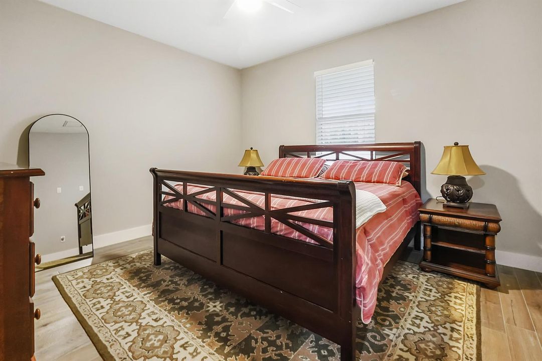 20 Bedroom 01