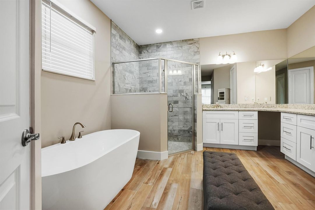 30 Bathroom 03