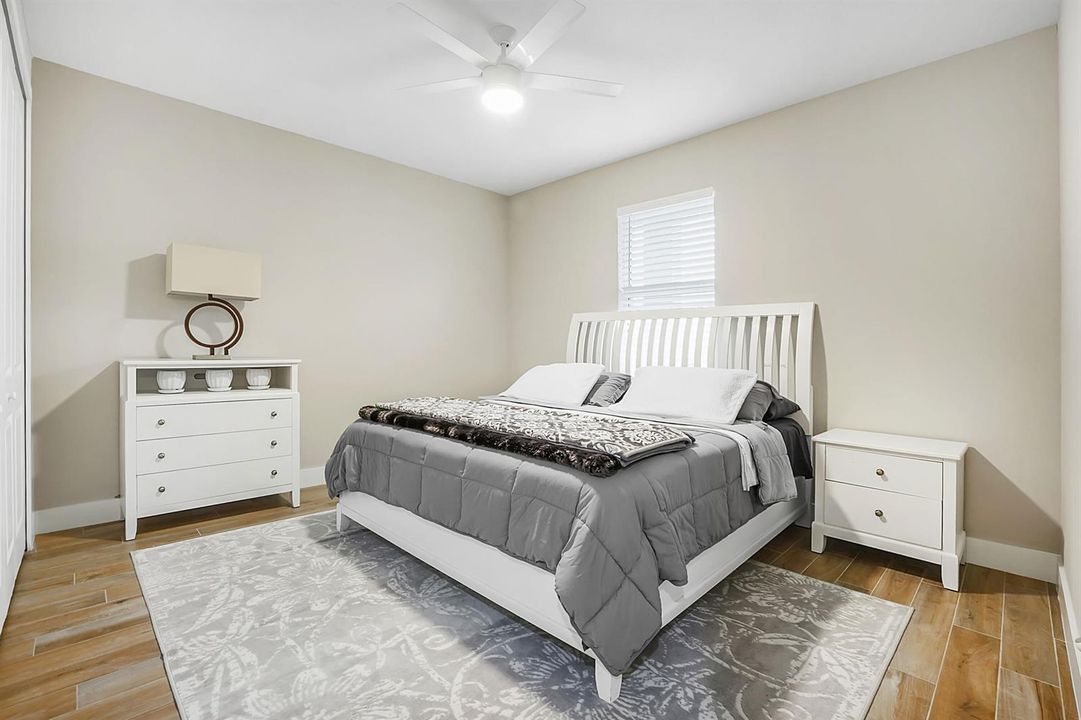 22 Bedroom 03