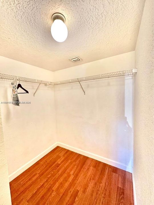 For Rent: $2,000 (1 beds, 1 baths, 625 Square Feet)