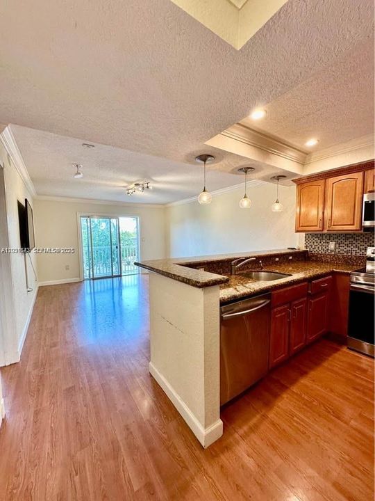 For Rent: $2,000 (1 beds, 1 baths, 625 Square Feet)