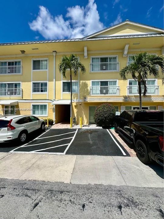 For Rent: $2,000 (1 beds, 1 baths, 625 Square Feet)