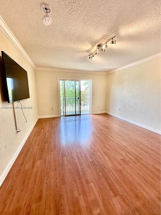 For Rent: $2,000 (1 beds, 1 baths, 625 Square Feet)
