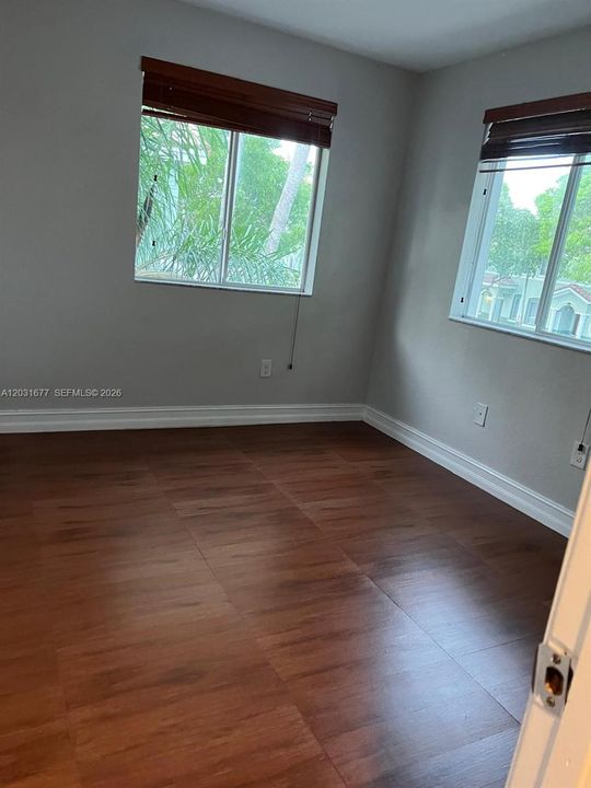En Renta: $3,100 (4 camas, 3 baños, 1423 Pies cuadrados)