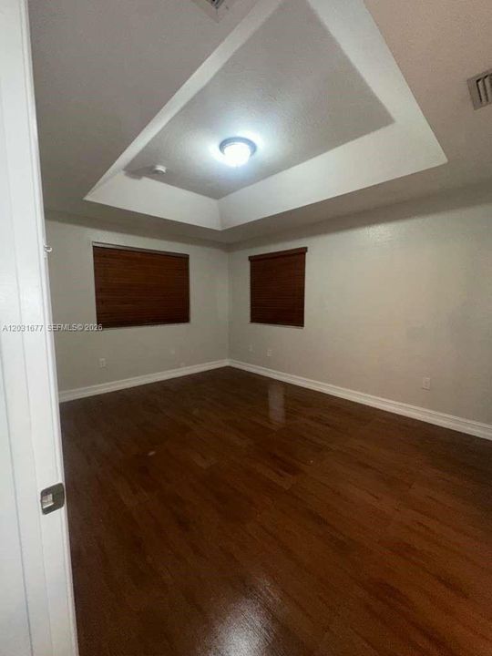 En Renta: $3,100 (4 camas, 3 baños, 1423 Pies cuadrados)