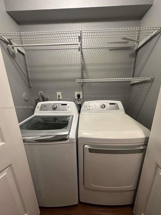 En Renta: $3,100 (4 camas, 3 baños, 1423 Pies cuadrados)
