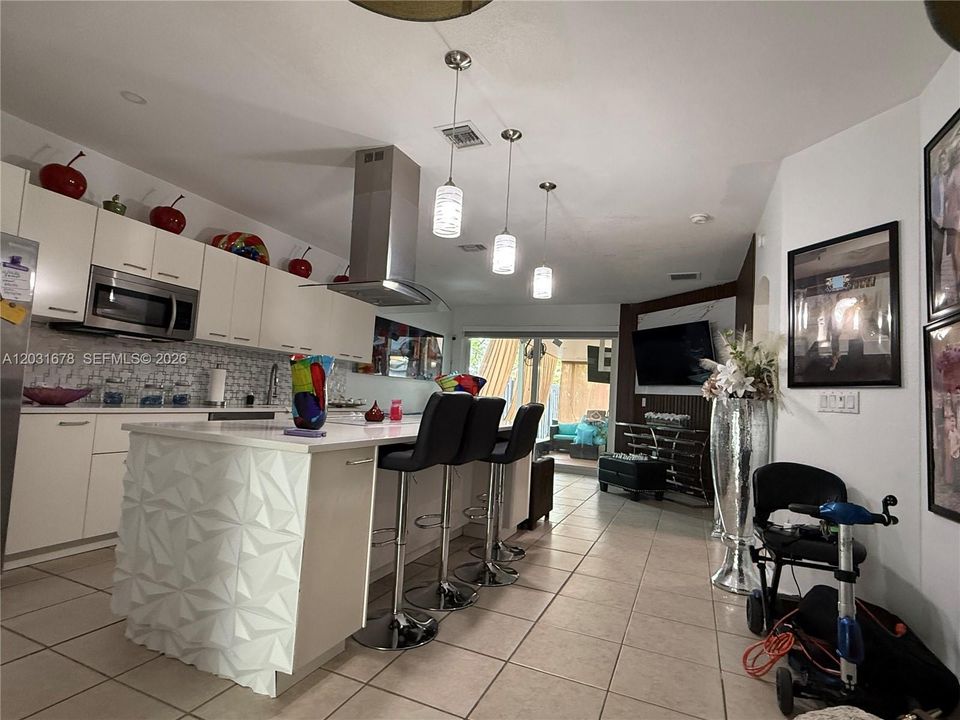 For Sale: $450,000 (3 beds, 2 baths, 1567 Square Feet)