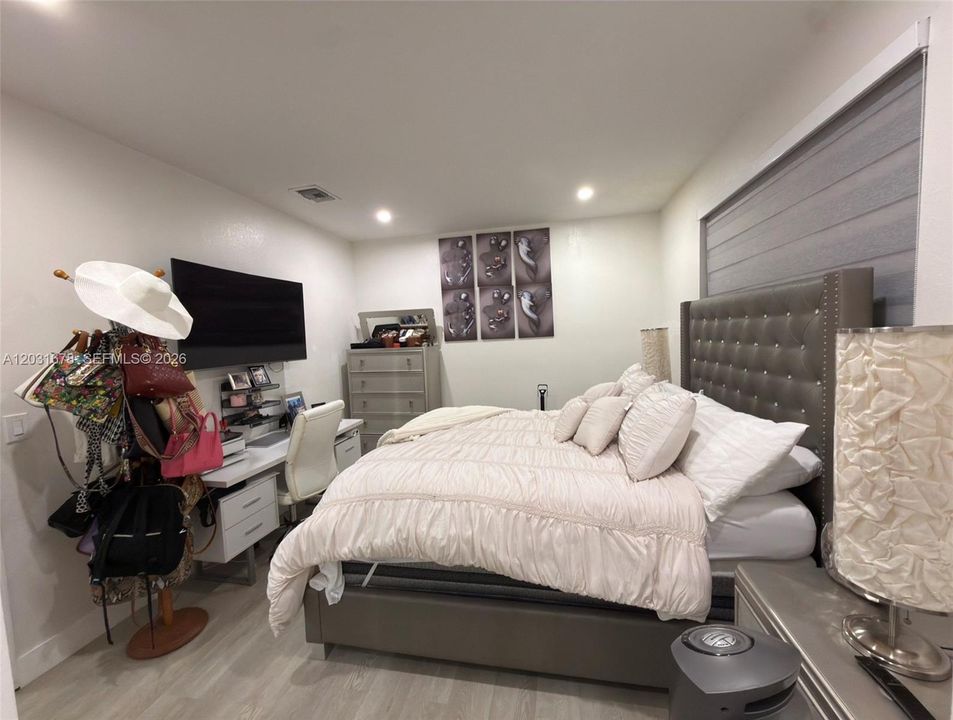 For Sale: $450,000 (3 beds, 2 baths, 1567 Square Feet)